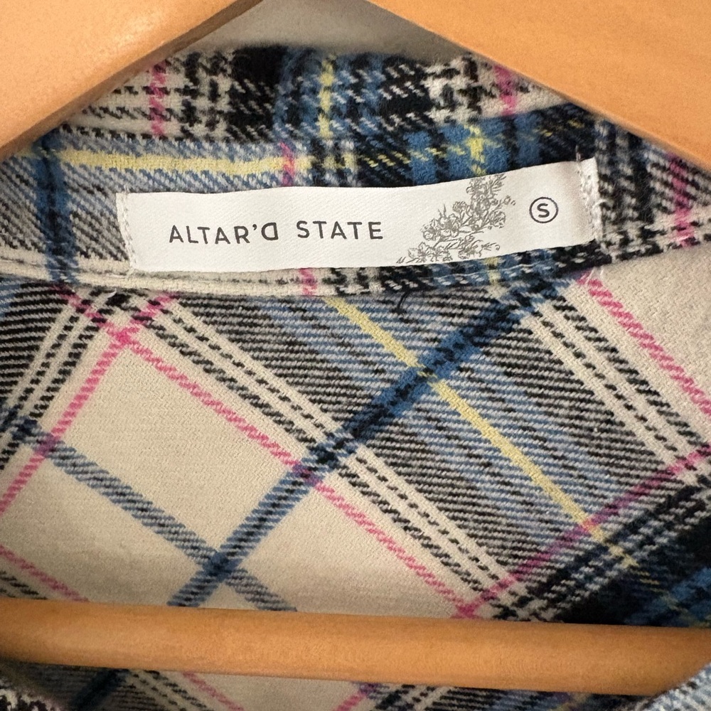 Altar’d State Oakley Cotton Cropped Flannel Shirt Jacket. Size Small. - Picture 5 of 9
